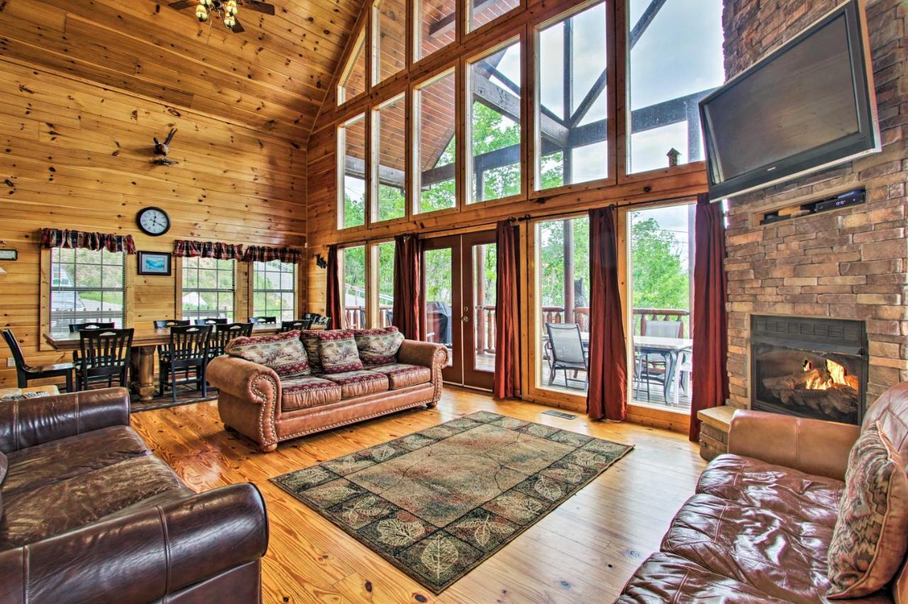 Expansive Gatlinburg Cabin Hot Tub, Deck And Grill! 外观 照片