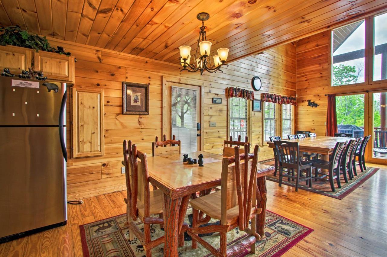 Expansive Gatlinburg Cabin Hot Tub, Deck And Grill! 外观 照片