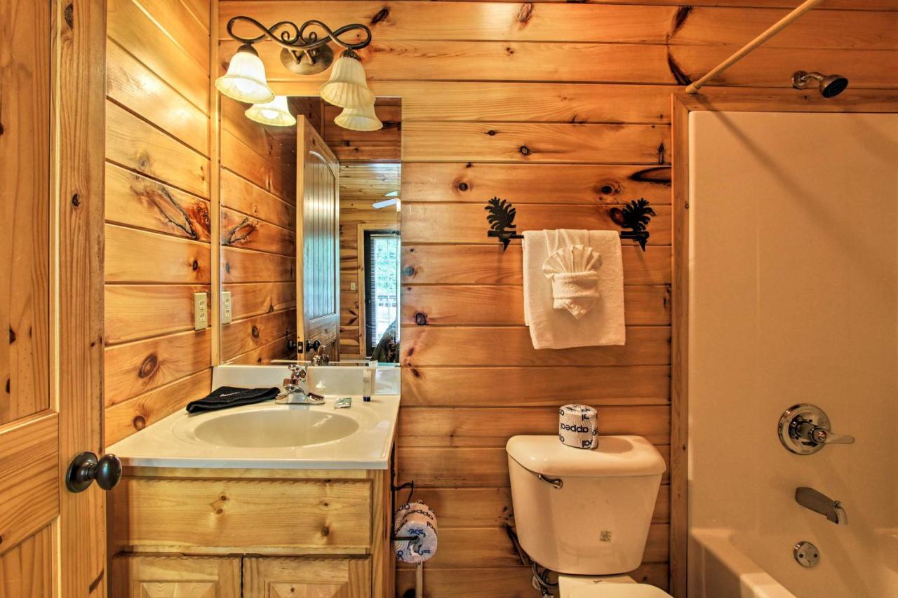 Expansive Gatlinburg Cabin Hot Tub, Deck And Grill! 外观 照片